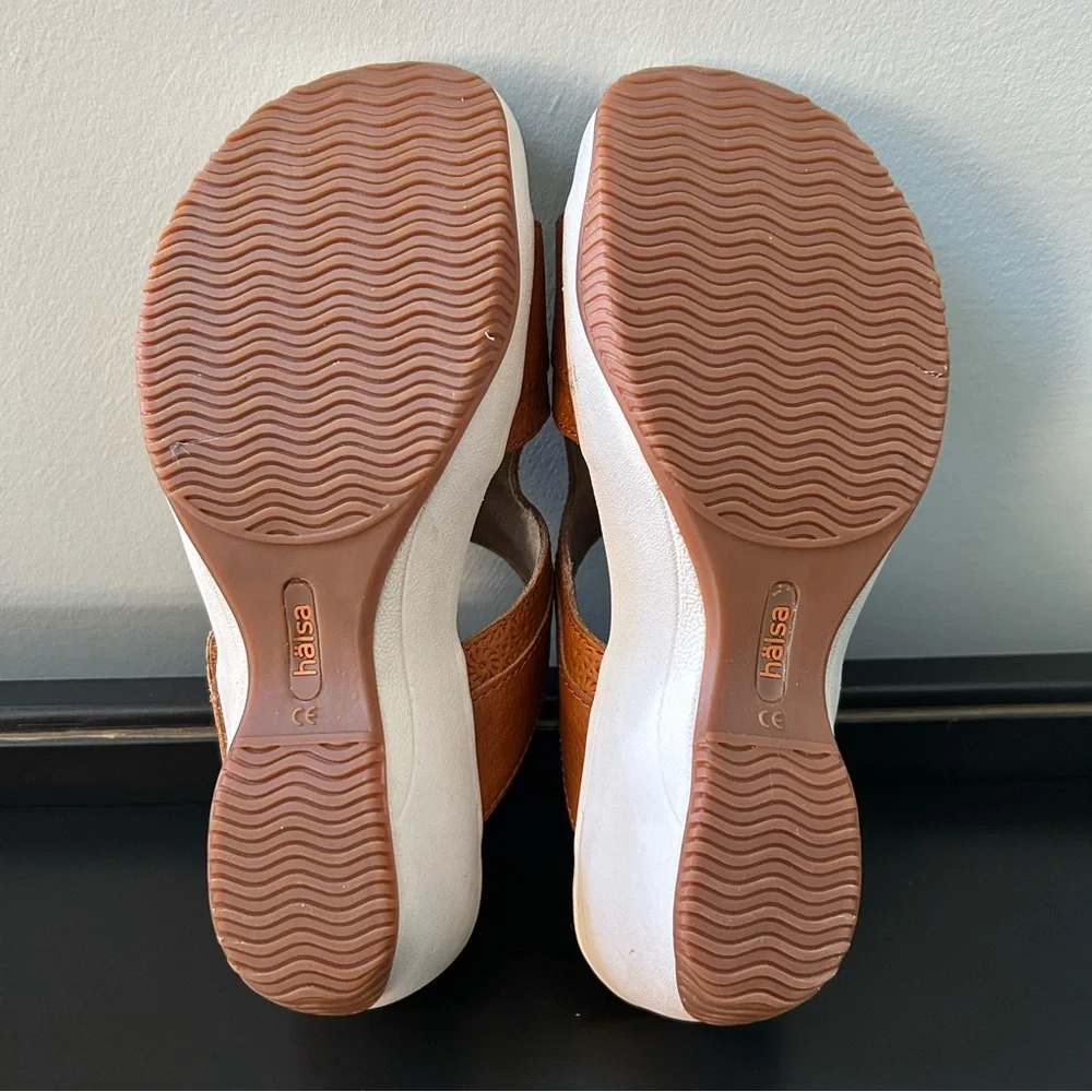 NWOB Halsa Footwear Cassandra Wedge Sandal In Dark Mango, Size 7M